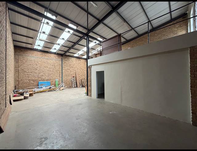 154M² WAREHOUSE TO LET IN CHLOORKOP